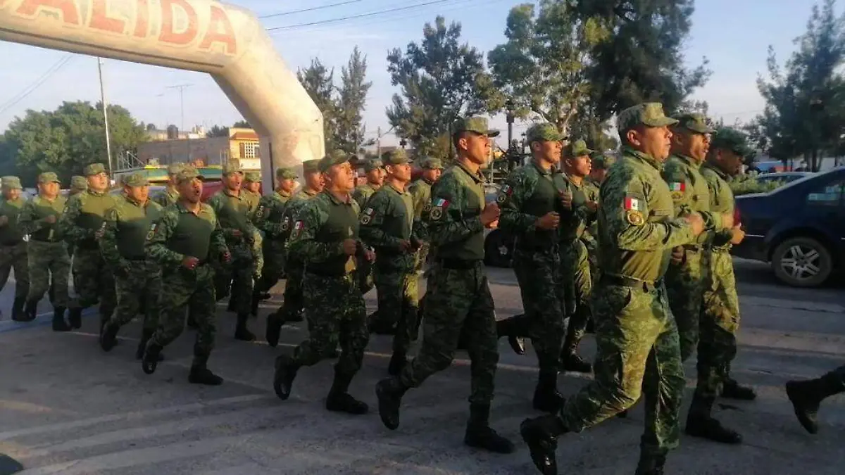 militares en la carrera